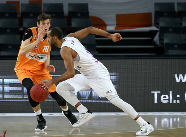 而这笔签约 而这笔签约