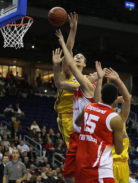 的空隙迅速 的空隙迅速